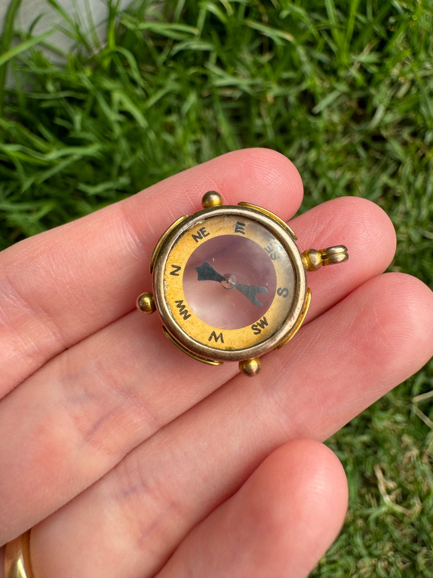 Antique 9ct yellow gold compass pendant