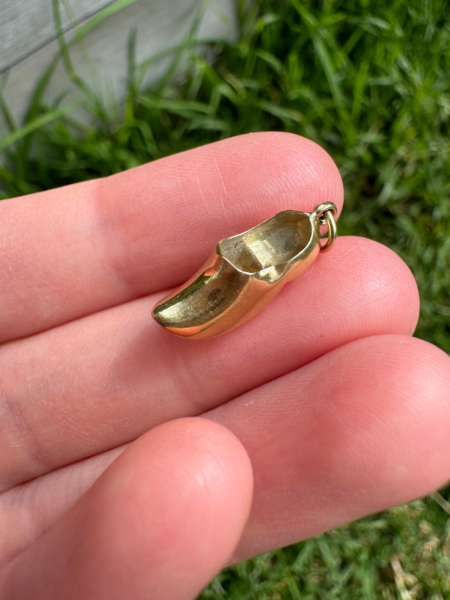 Vintage 14ct yellow gold clog charm