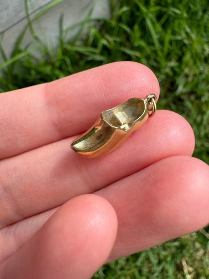 Vintage 14ct yellow gold clog charm