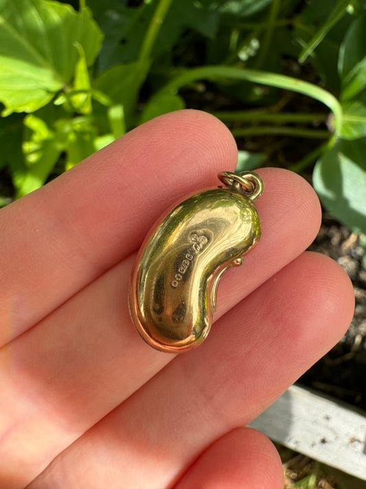 Vintage 9ct yellow gold lucky bean charm (1965)