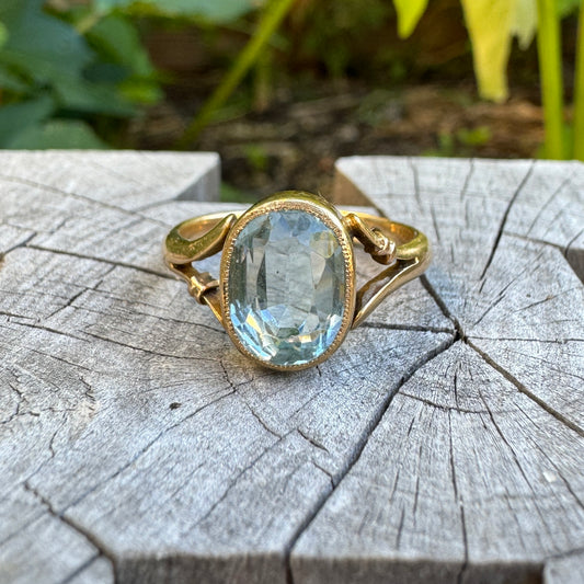 Antique 18ct yellow gold faceted aquamarine ring