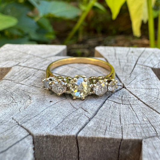 Vintage 18ct yellow gold five stone 1ct TCW diamond ring with light yellow diamond centre