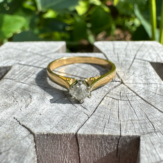 Vintage 18ct yellow gold and platinum claw set 0.25ct old mine cut diamond solitaire ring