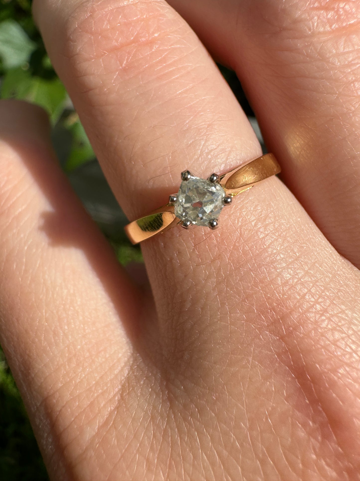 Vintage 18ct yellow gold and platinum claw set 0.25ct old mine cut diamond solitaire ring