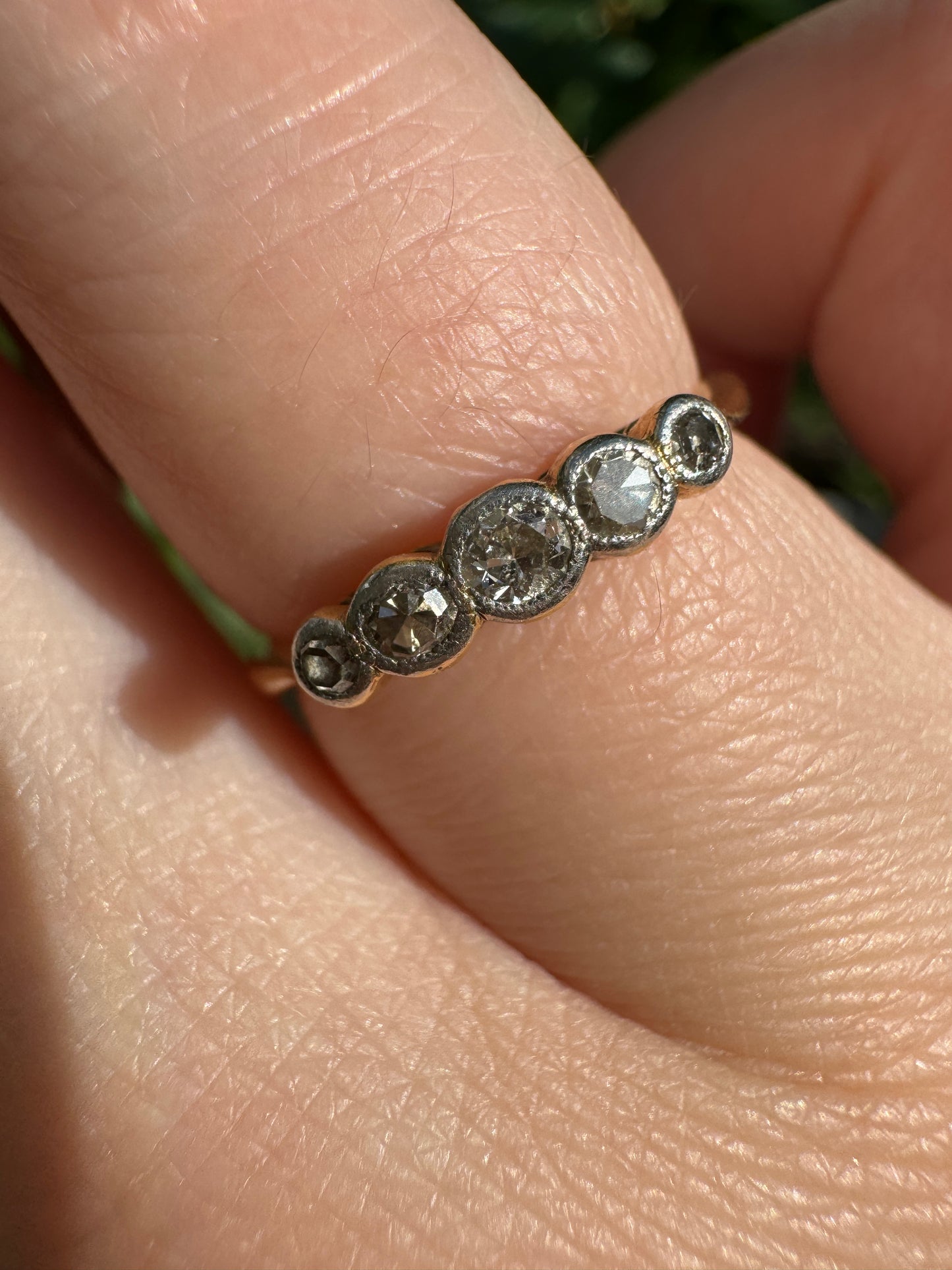 Vintage 18ct yellow gold and platinum five stone 0.25ct TCW bezel set single cut diamond ring