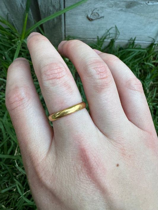 Vintage 22ct yellow gold band, 3mm wide, size O/7