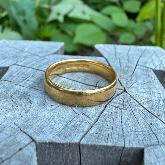 Antique 22ct yellow gold band, 4.3mm wide, size L/5.75