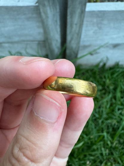 Antique 22ct yellow gold band, 4.3mm wide, size L/5.75