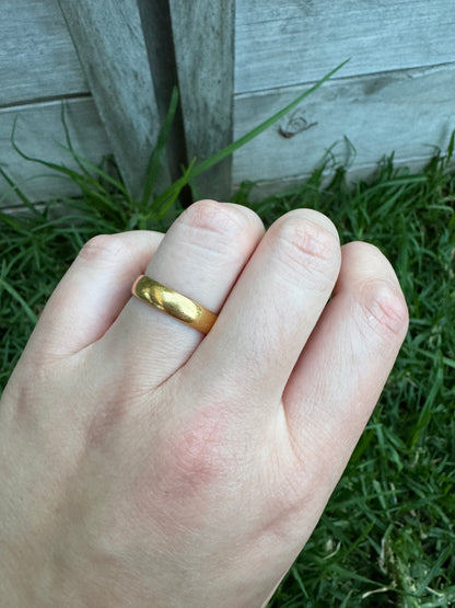 Antique 22ct yellow gold band, 4.3mm wide, size L/5.75