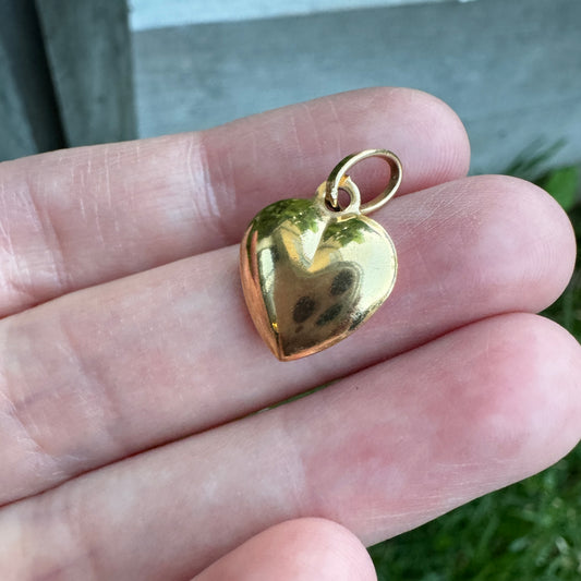 Vintage 9ct yellow gold puffy heart pendant
