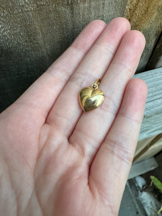 Vintage 9ct yellow gold puffy heart pendant