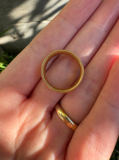 Antique 22ct yellow gold band, 5mm wide