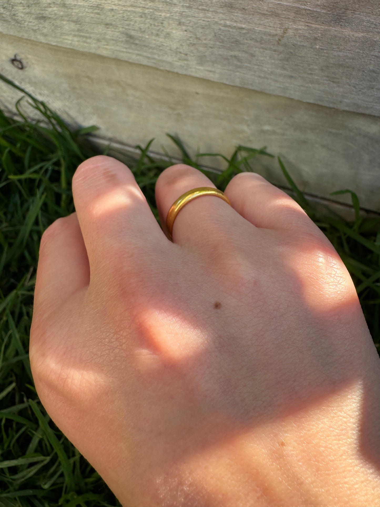 Vintage 22ct yellow gold band, 3mm wide, size J/4.75
