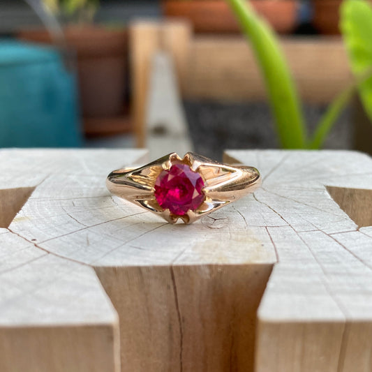 Vintage 9ct rose gold faceted ruby belcher ring