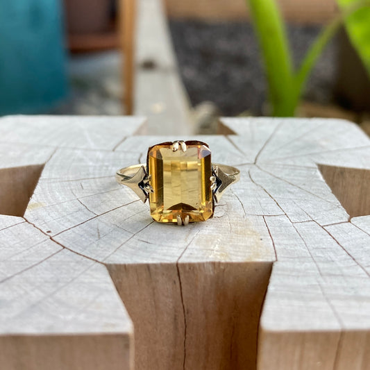 Vintage 9ct yellow gold faceted citrine ring