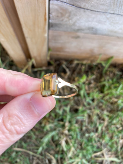 Vintage 9ct yellow gold faceted citrine ring