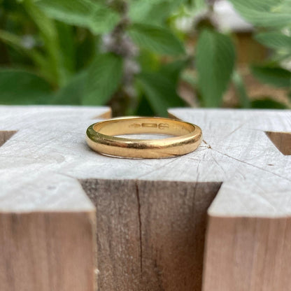 Vintage Italian 18ct yellow gold band