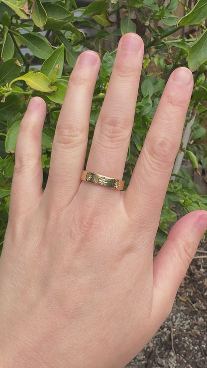 Vintage 18ct yellow gold three stone 0.1ct TCW round brilliant cut diamond starset gypsy ring