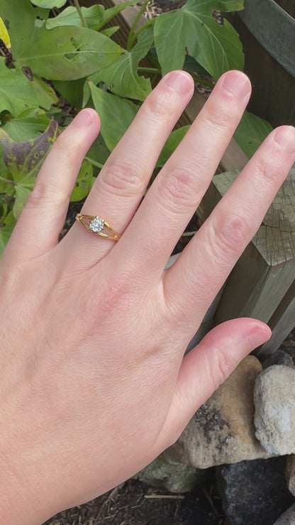 Vintage 18ct gold old mine cut diamond solitaire ring