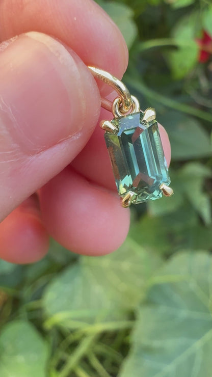 Custom handmade recycled 9ct yellow gold 2.54ct emerald cut Australian parti sapphire prong set pendant