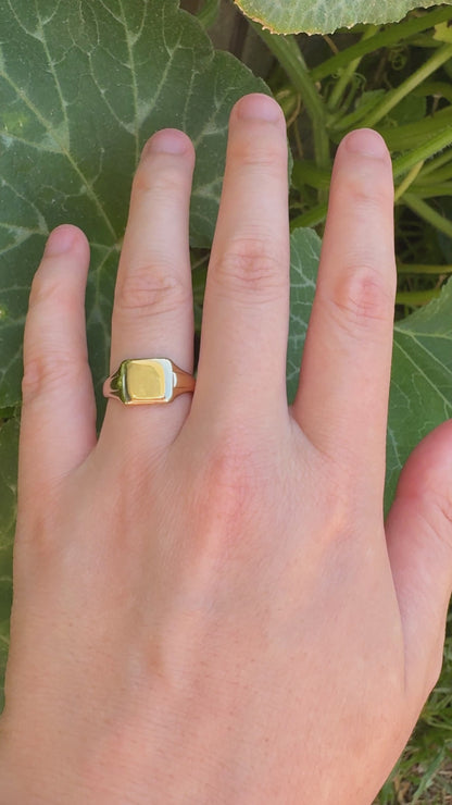 Vintage Mid Century English 9ct yellow gold square signet ring