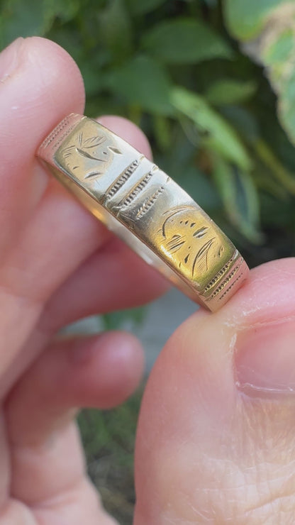 Antique Australian 12ct rosy yellow gold foliate pattern engraved band