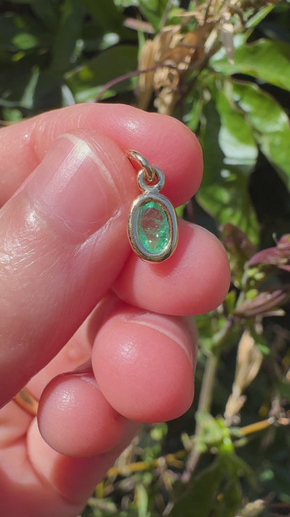 Custom handmade 9ct yellow gold 0.25ct natural emerald bezel set pendant