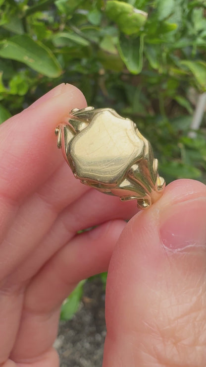 Antique Canadian 14ct yellow gold shield signet ring