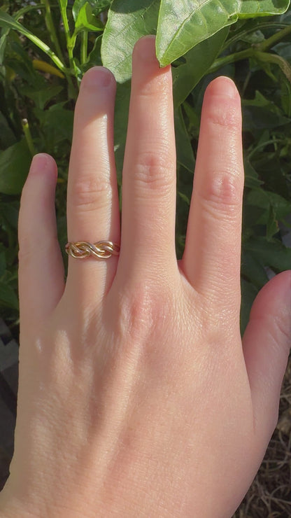 Antique Edwardian 9ct rosy yellow gold knot ring