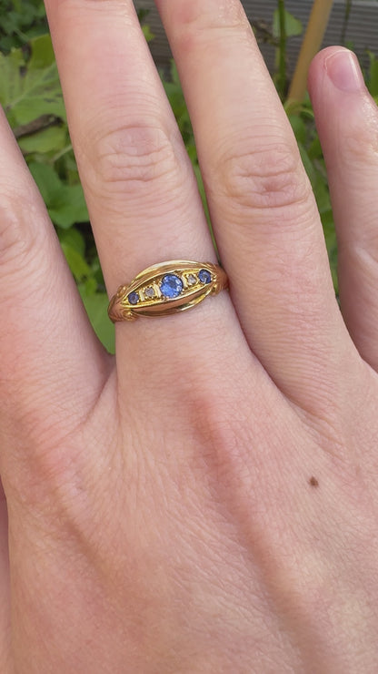 Antique Edwardian 18ct yellow gold 0.25ct TCW sapphire and rose cut diamond scalloped boat ring