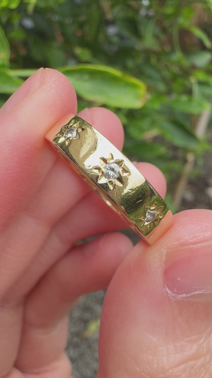 Vintage 18ct yellow gold three stone 0.1ct TCW round brilliant cut diamond starset gypsy ring