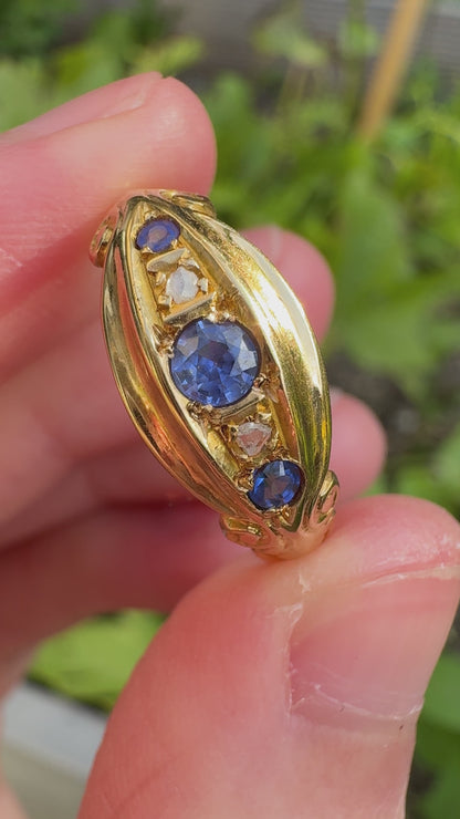 Antique Edwardian 18ct yellow gold 0.25ct TCW sapphire and rose cut diamond scalloped boat ring