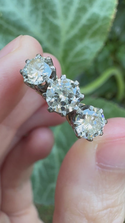 Vintage Mid Century 18ct yellow gold three stone 1.51ct TCW old European cut diamond ring